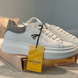 VALENTINO BY MARIO VALENTINO FRESIA SPARKLING LEATHER SNEAKER, size 6